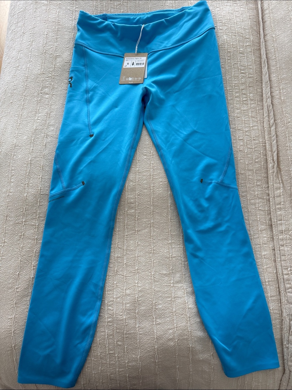 On Clouds Performance Tight 7/8 with pockets